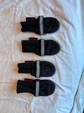 Muttluks All-Weather Dog Boots - Size XXS - Set of 4 - 2 sets available